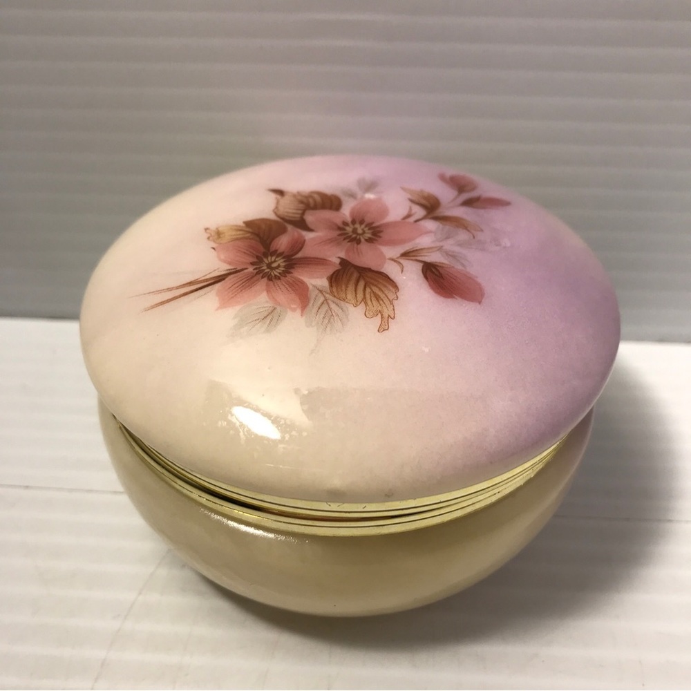 Vintage Genuine Alabaster Trinket Box Hand Carved Made In Italy w/Flowers